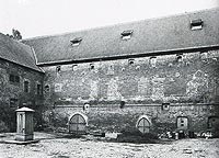 Zamek w Barcianach - Dziedziniec zamku w Barcianach na zdjciu z 1938 roku