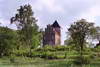 Zamek w Bezawkach - Widok od pnocy, fot. ZeroJeden, V 2004