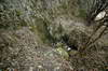 Zamek w Biaym Kociele - lady wykutej studni u stp skay zamkowej, fot. ZeroJeden, IV 2006