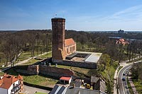 Zamek w Czuchowie - Zamek na zdjciu lotniczym, fot. ZeroJeden, IV 2023