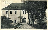 Zamek w Kdzierzynie-Kolu - Brama na podzamcze na pocztwce z okresu midzywojennego