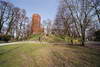 Zamek w Kruszwicy - Widok na wzgrze zamkowe od poudniowego-zachodu, fot. ZeroJeden, IV 2005