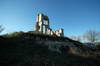 Zamek w Mokrsku Grnym - Widok od pnocy na ruiny zamku przed zabezbieczeniem, fot. ZeroJeden, IV 2007