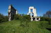 Zamek w Mokrsku Grnym - Widok na resztki skrzyda zachodniego, fot. ZeroJeden, V 2005