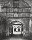 Zamek w Pakowicach - Portal bramy na fotografii Edera z 1925 roku