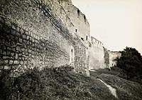 Zamek w Szydowie - Mury zamku w Szydowie na zdjciu Henryka Poddbskiego z 1936 roku