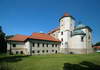 Zamek w Winiczu Nowym - Widok na zamek ze wschodniego bastionu, fot. ZeroJeden, VI 2006