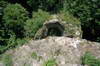 Zamek Wle - Ruiny wiey szeciobocznej widoczne ze szczytu wiey okrgej, fot. ZeroJeden, V 2005
